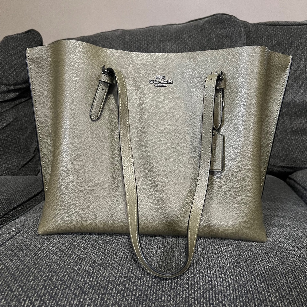 Coach Mollie Tote